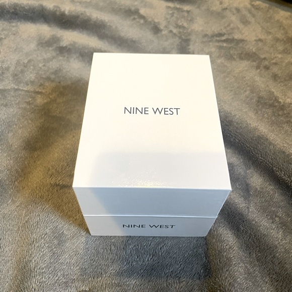 NEW Nine West women’s Strap Watch NWT - Picture 4 of 6